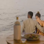 Floating Oasis - Luxury Private Bungalow With Modern Amenities