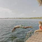 Floating Oasis - Luxury Private Bungalow With Modern Amenities