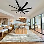 Tower 2 Master Suites, 2 Kings Beds, Marina