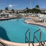 Tower 2 Master Suites, 2 Kings Beds, Marina