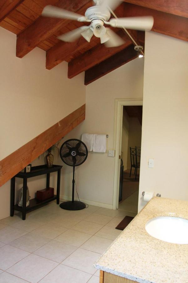 Bennetts Estate * Key Largo
