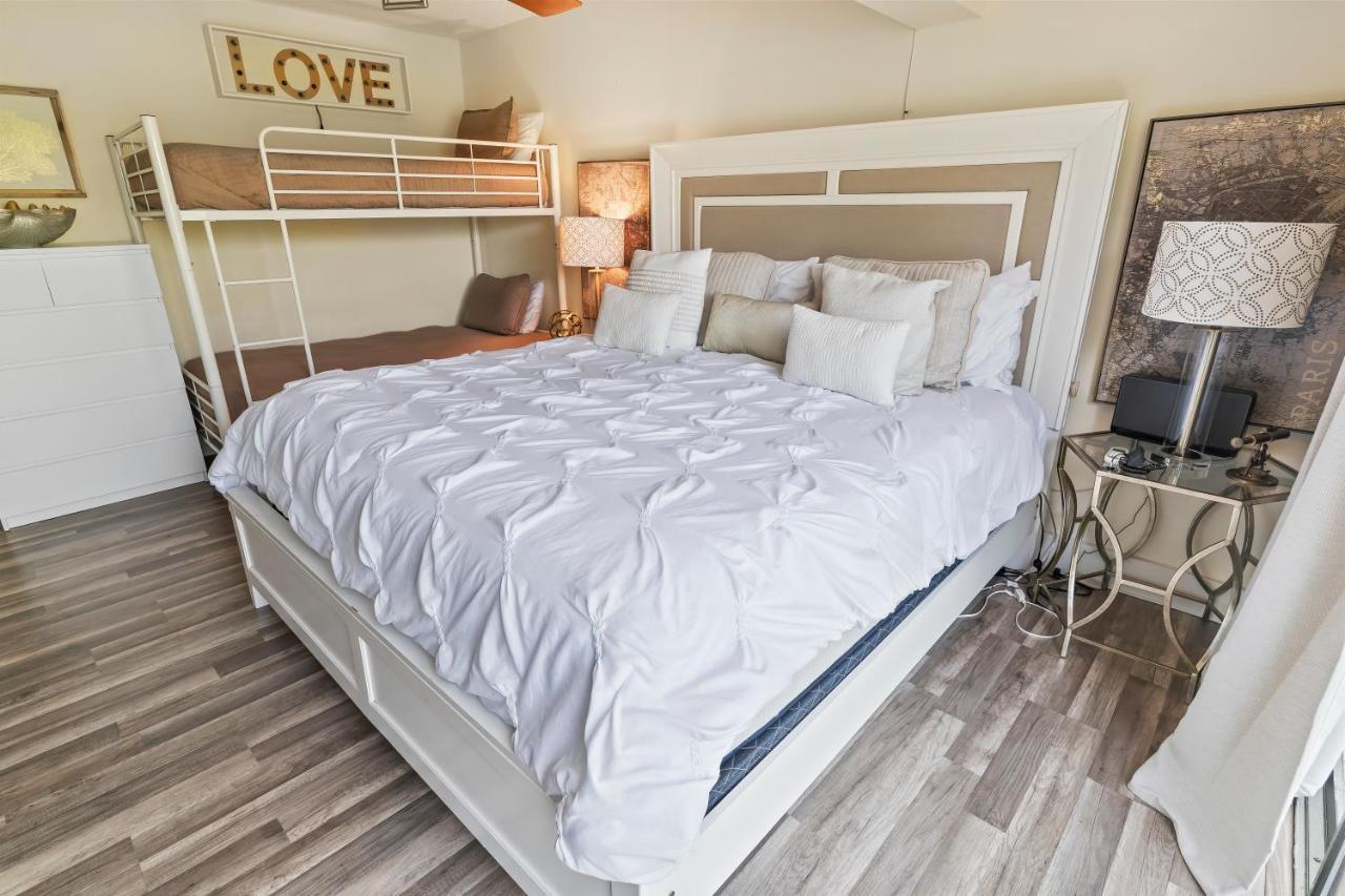 Apartment Voted Key Largo's #1 Destination, Pool, Marina, Kayaks, Tennis, Pickle Ball
