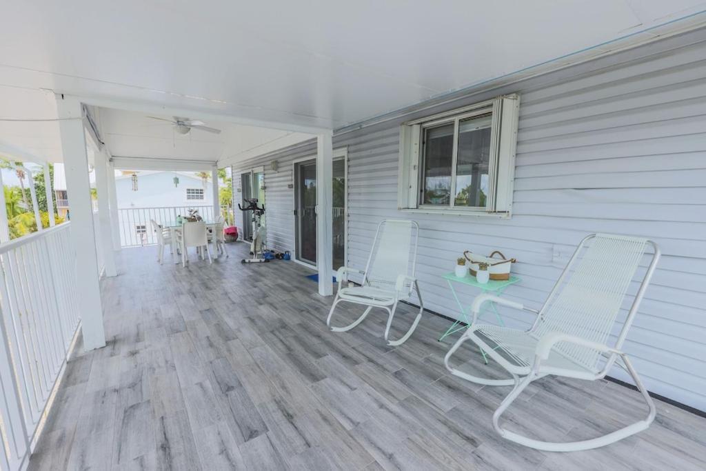 Bayside Canal With Dock/ Jacuzzi/ Pool. Key Largo