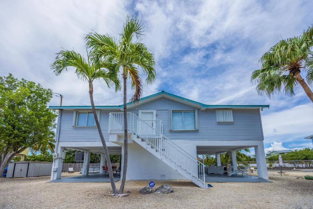 Bayside Canal With Dock/ Jacuzzi/ Pool. * Key Largo