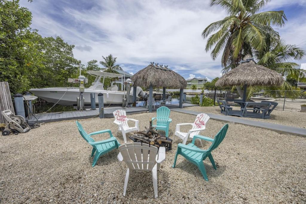 Bayside Canal With Dock/ Jacuzzi/ Pool. Holiday home