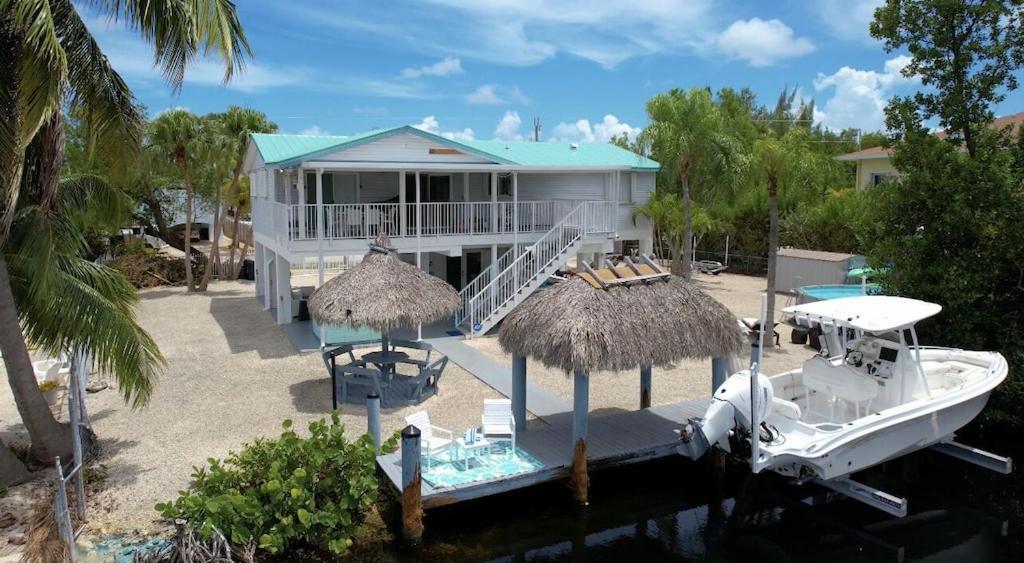 Bayside Canal With Dock/ Jacuzzi/ Pool. * Key Largo