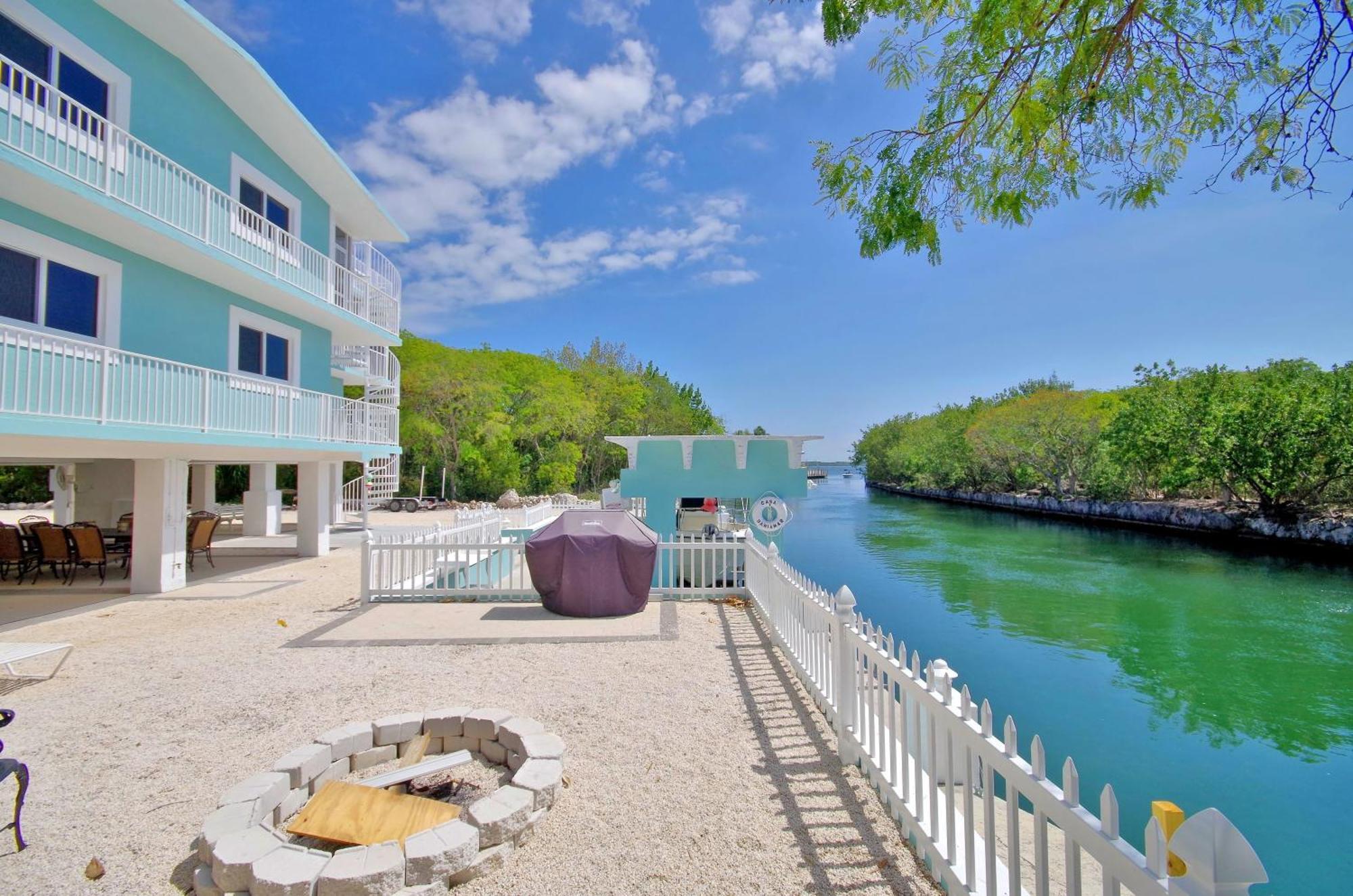 Casa Bahiamar Stunning - 28 Day Minimum, Pool And Dock Holiday home