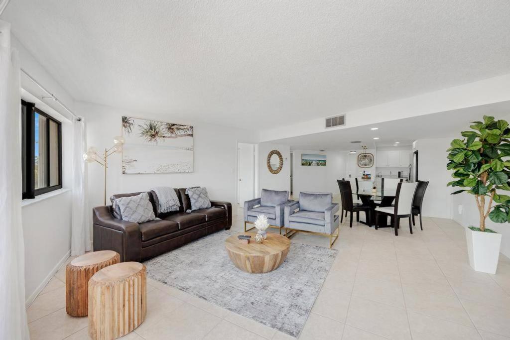 Overlooking Marina/ocean View & Free Golf Cart