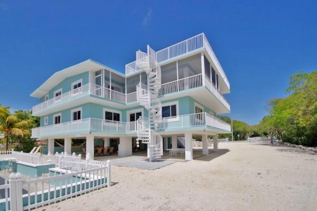 Holiday home Casa Bahiamar Stunning - 28 Day Minimum, Pool And Dock *