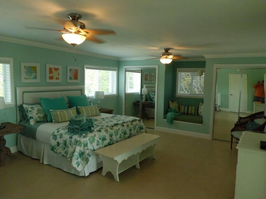 Holiday home Casa Bahiamar Stunning - 28 Day Minimum, Pool And Dock Key Largo