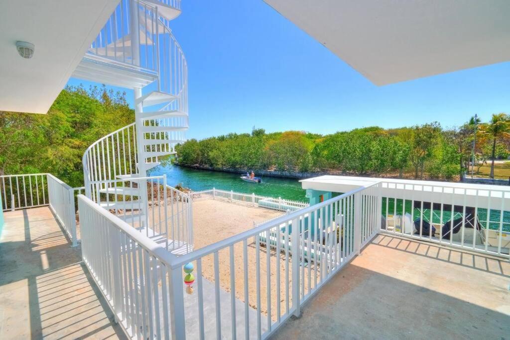 Holiday home Casa Bahiamar Stunning - 28 Day Minimum, Pool And Dock Key Largo