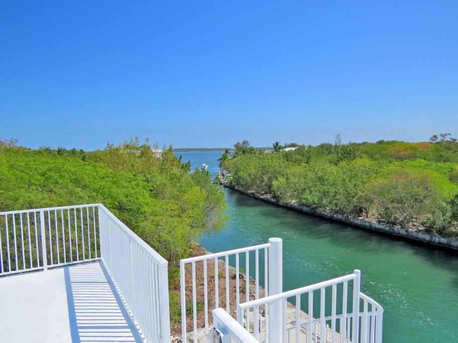 Casa Bahiamar Stunning - 28 Day Minimum, Pool And Dock Holiday home *