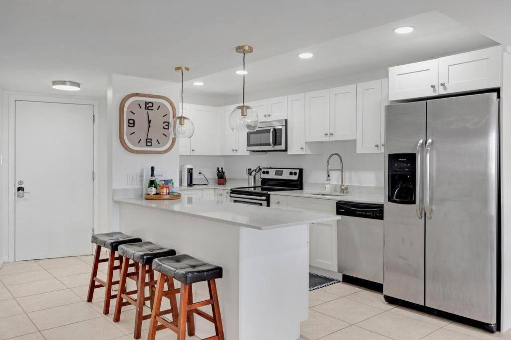 Overlooking Marina/ocean View & Free Golf Cart Holiday home Key Largo
