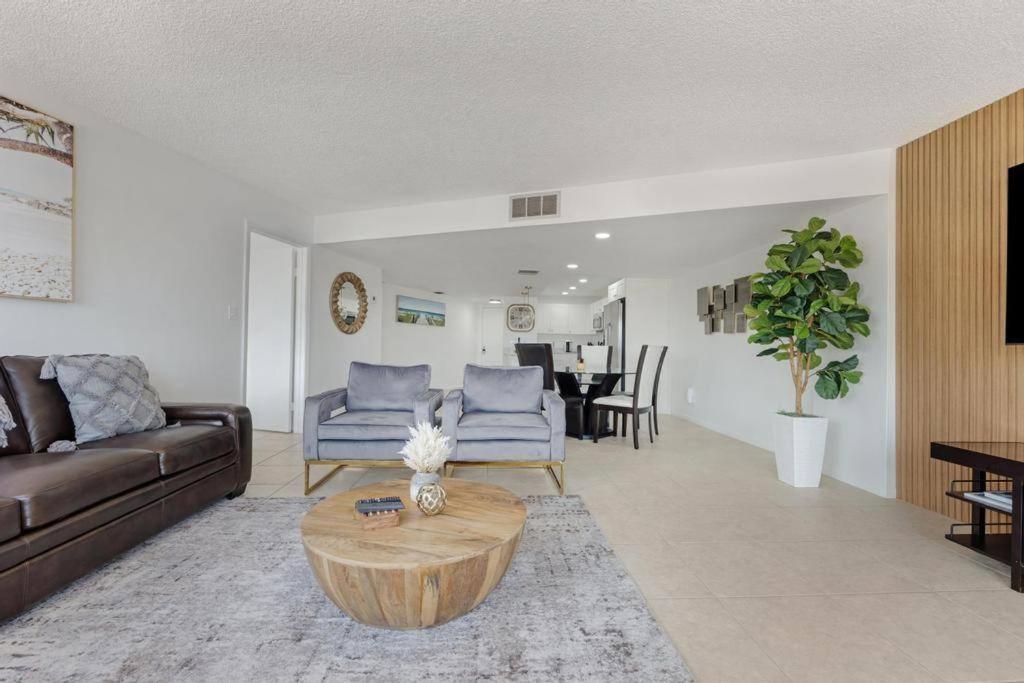 Holiday home Overlooking Marina/ocean View & Free Golf Cart