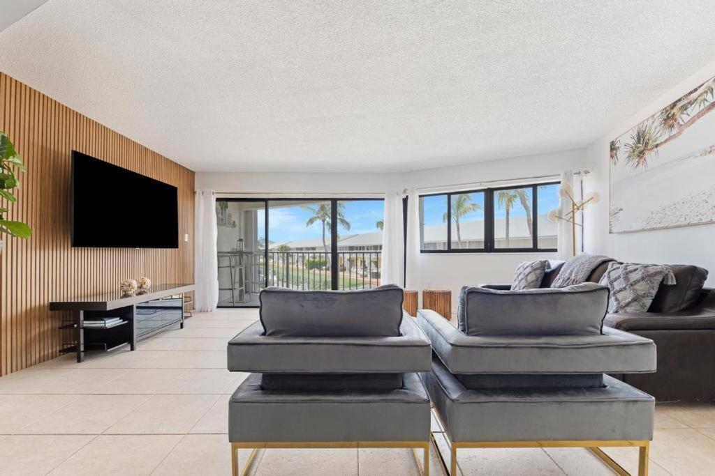 Overlooking Marina/ocean View & Free Golf Cart * Key Largo