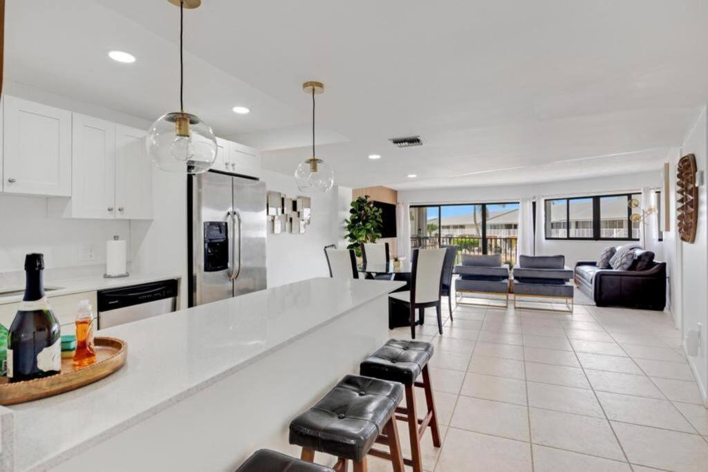 Overlooking Marina/ocean View & Free Golf Cart * Key Largo