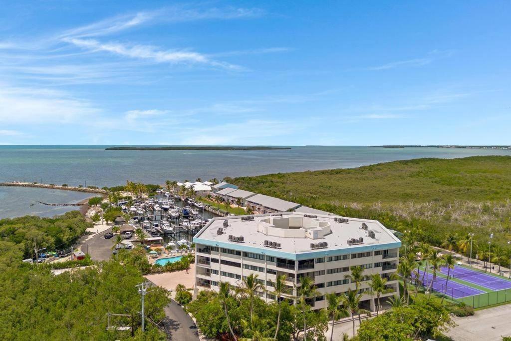 Overlooking Marina/ocean View & Free Golf Cart