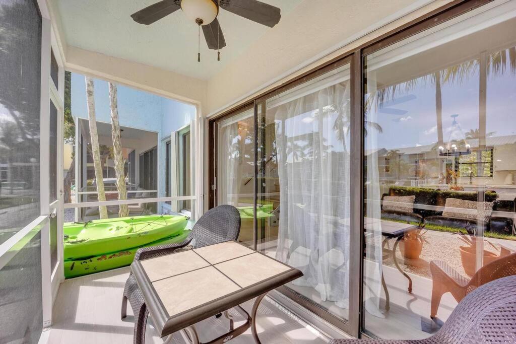 Holiday home Overlooking Lagoon And Pool-free Golf Cart-kayaks Key Largo