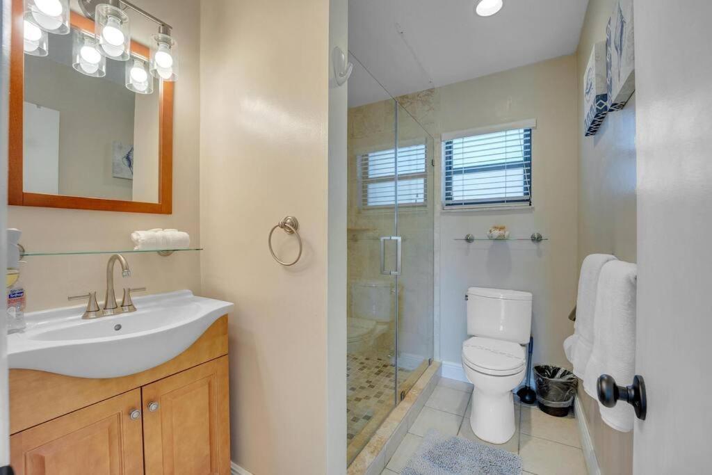Overlooking Lagoon And Pool-free Golf Cart-kayaks Holiday home *