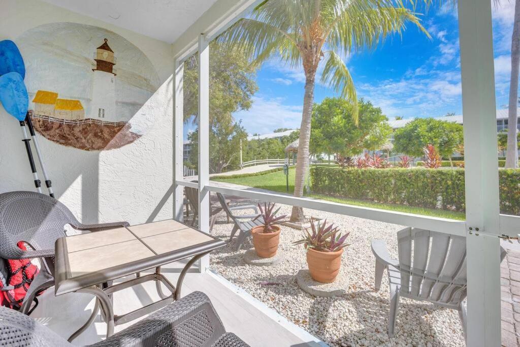 Overlooking Lagoon And Pool-free Golf Cart-kayaks * Key Largo