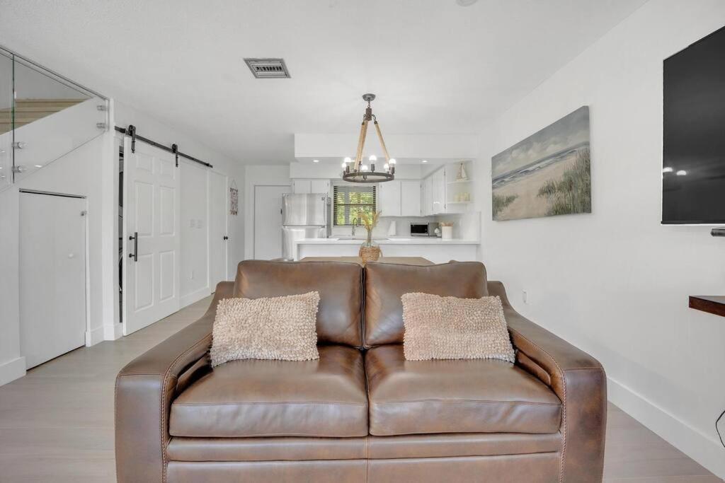 Holiday home Overlooking Lagoon And Pool-free Golf Cart-kayaks Key Largo