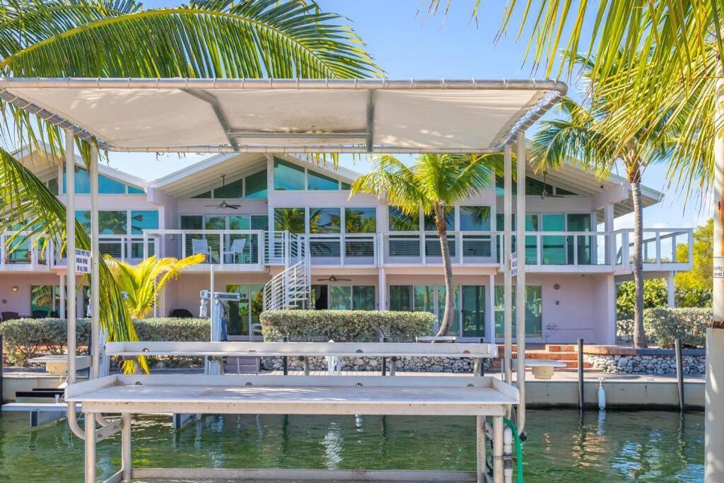 Overlooking Lagoon And Pool-free Golf Cart-kayaks Holiday home Key Largo
