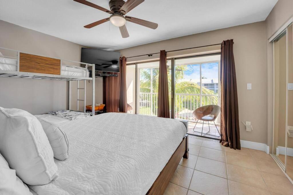 Overlooking Lagoon And Pool-free Golf Cart-kayaks