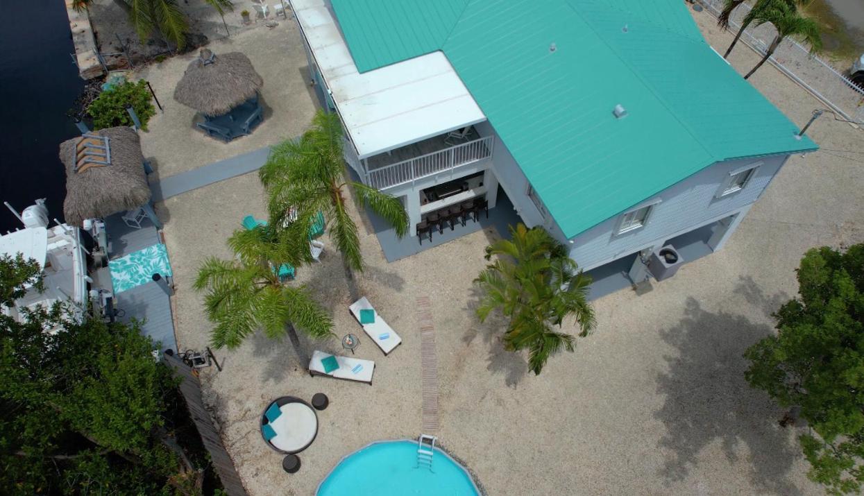 Holiday home Bayside Canal With Dock/ Jacuzzi/ Pool. *