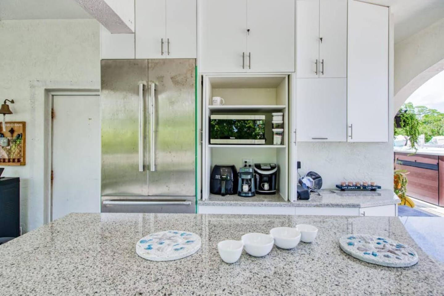 Apartment 350a Waterfront Oasis With Hot Tub *