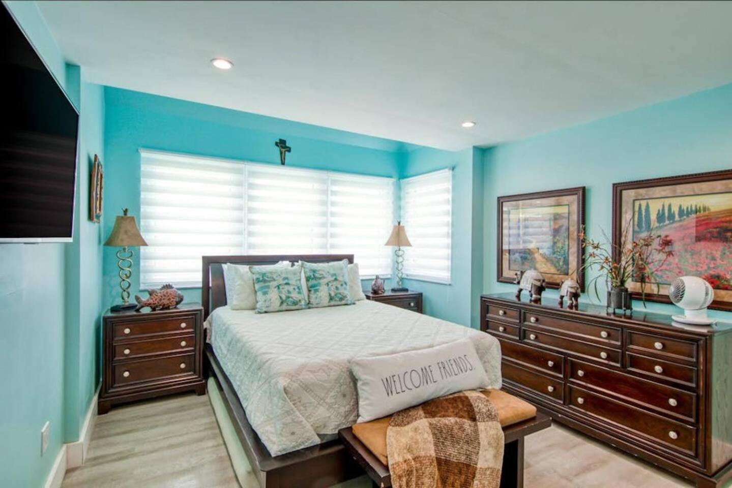 350a Waterfront Oasis With Hot Tub *