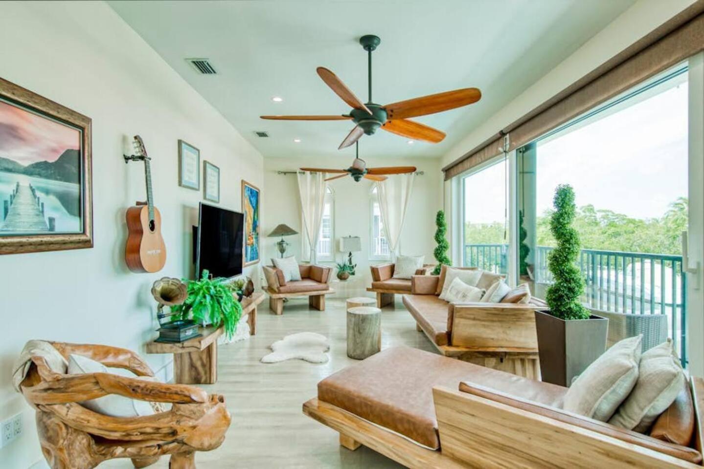 350a Waterfront Oasis With Hot Tub