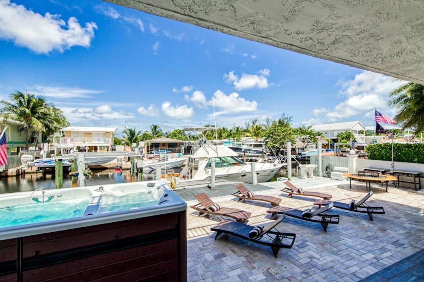 350a Waterfront Oasis With Hot Tub *