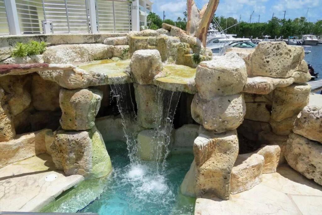 Mariners 210 Great Location With Marina Views