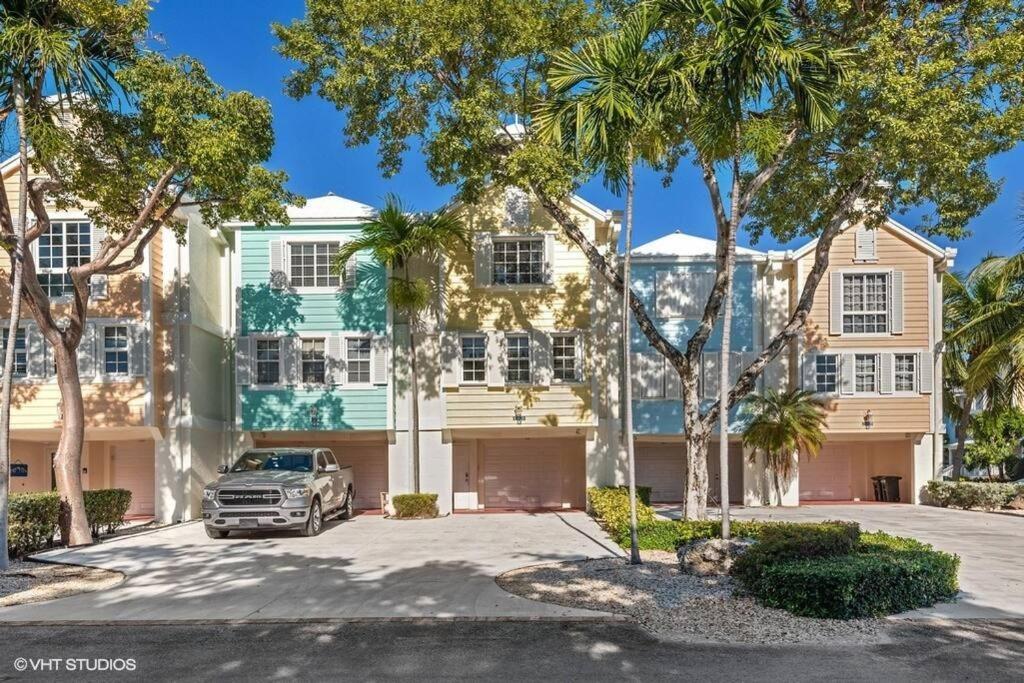 Mariners 210 Great Location With Marina Views *