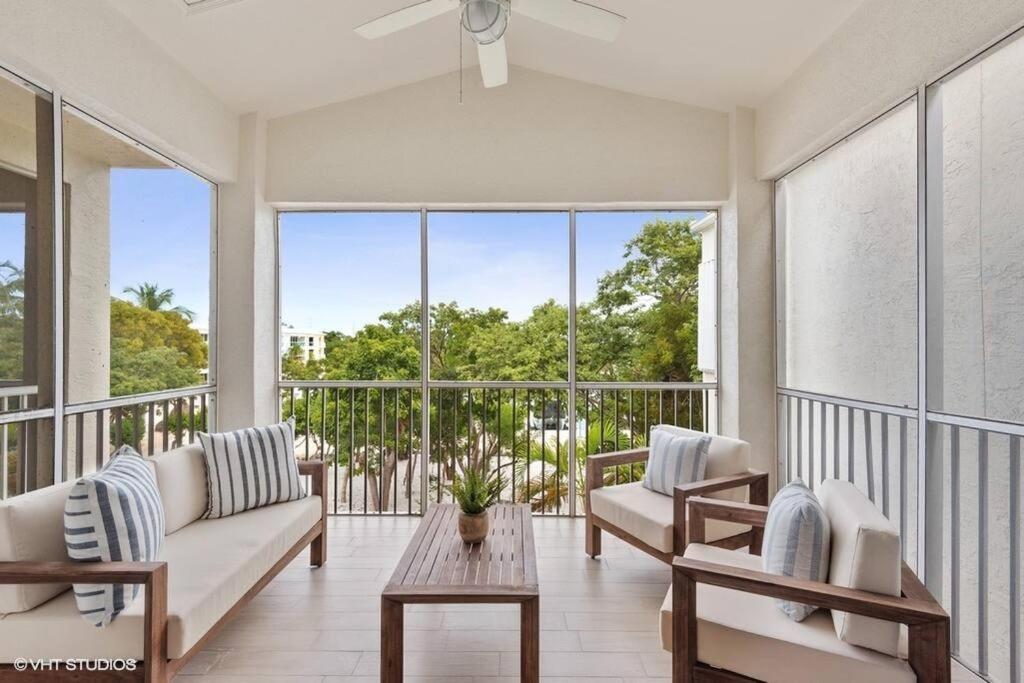 Mariners 210 Great Location With Marina Views