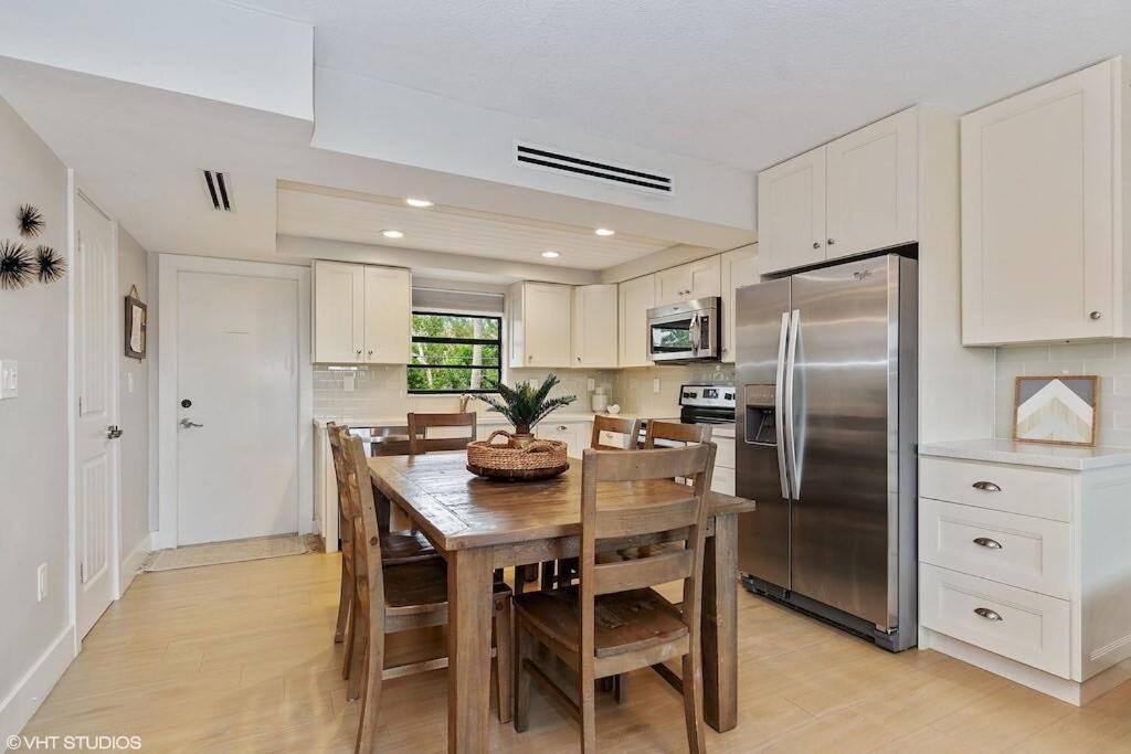 Kawama L4 In Key Largo, Beach, Lagoon, Pools, Tennis And Free Bikes Holiday home Key Largo