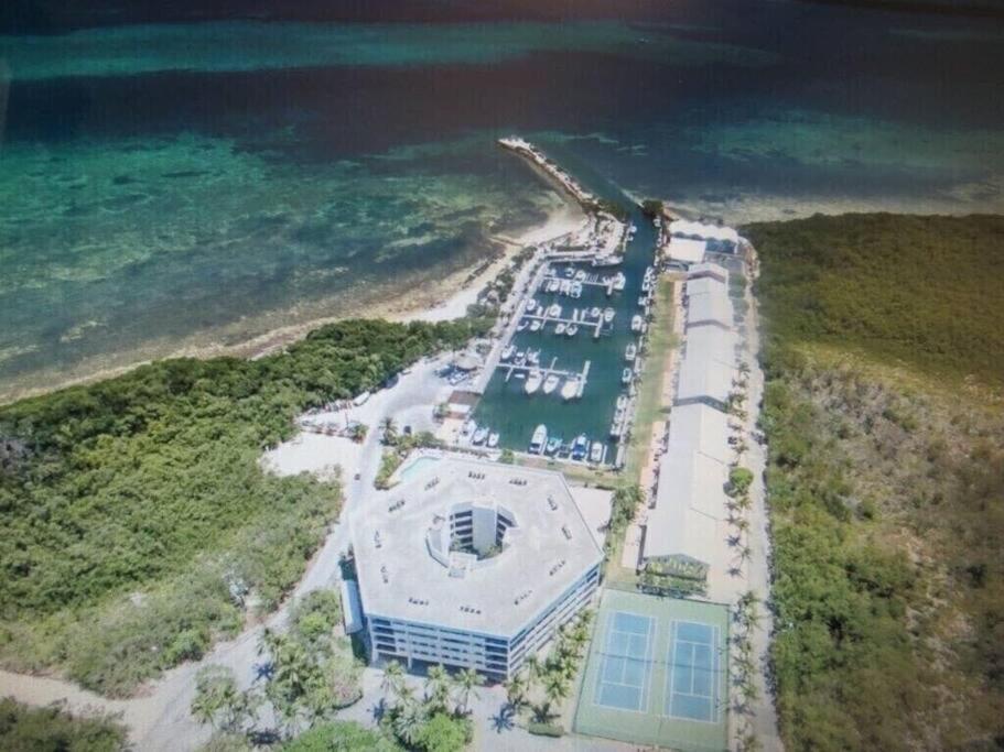 Kawama L4 In Key Largo, Beach, Lagoon, Pools, Tennis And Free Bikes Holiday home Key Largo