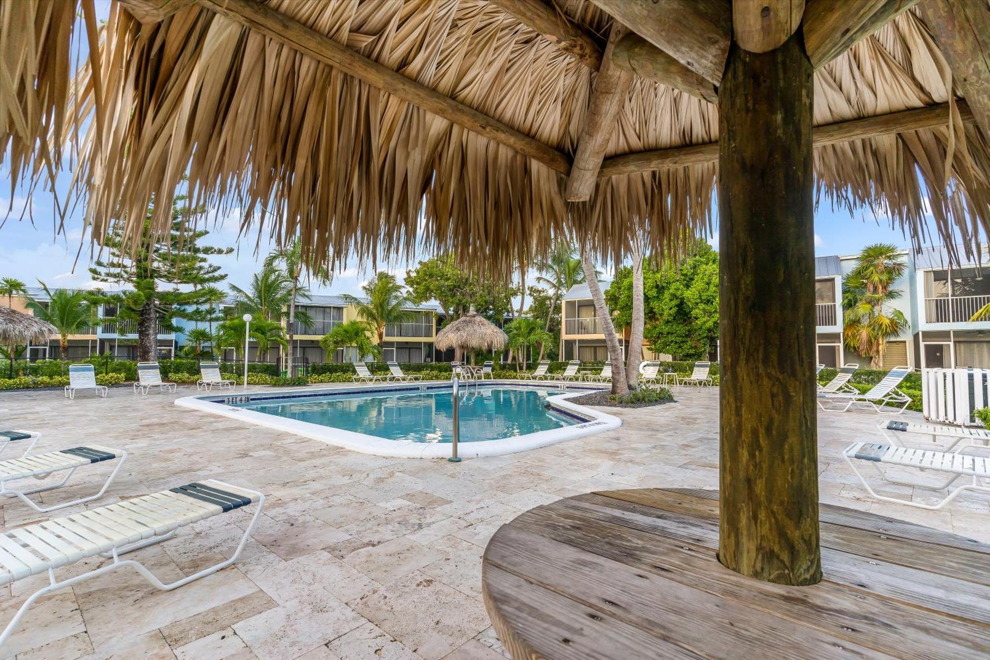 Art Decor Unit Pool Tennis Private Marina Pickleball * Key Largo