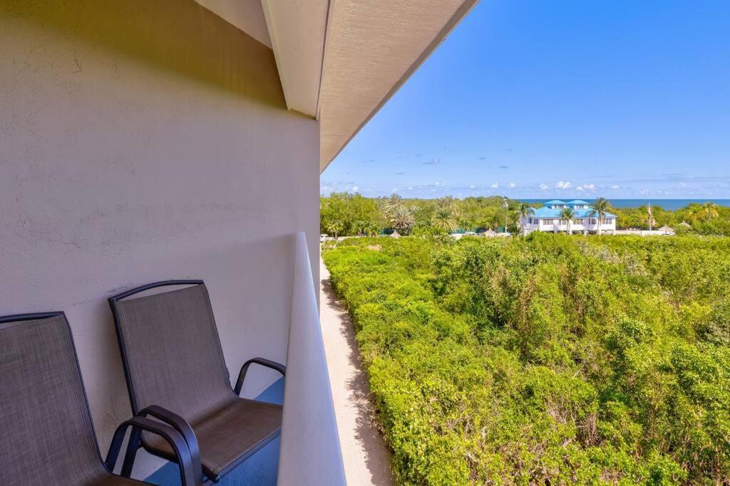 Ocean View Corner Penthouse Ocean Pointe 5416 *