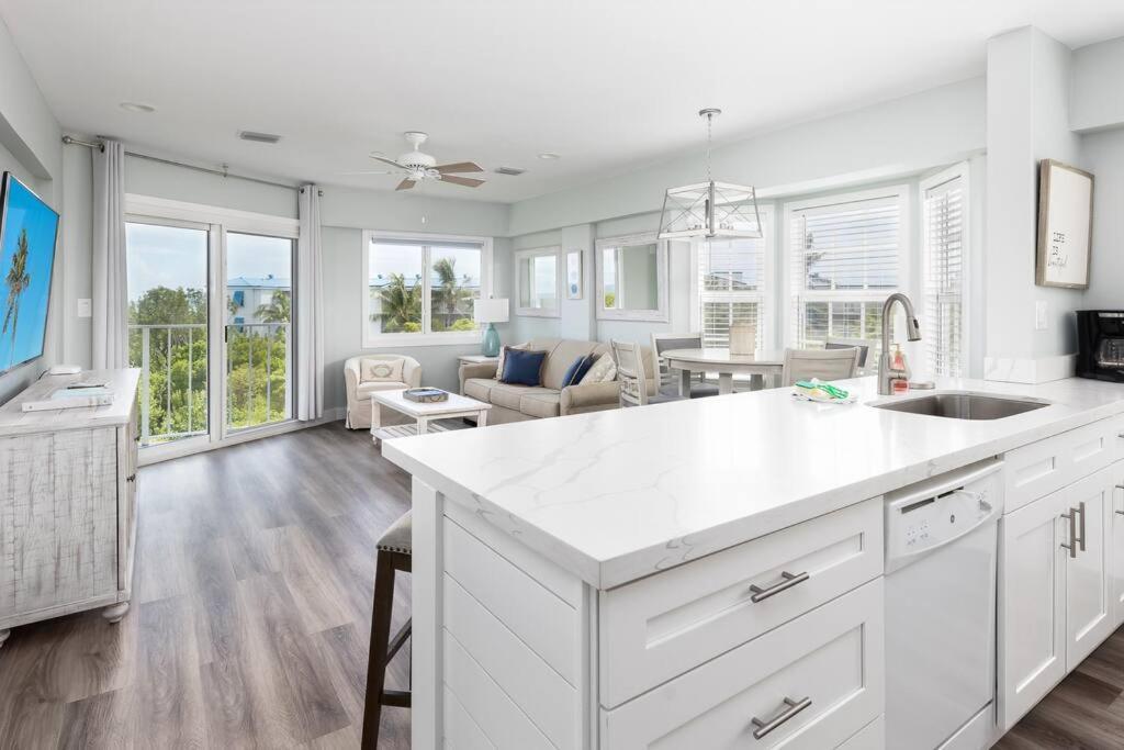 Ocean View Corner Penthouse Ocean Pointe 5416 Holiday home
