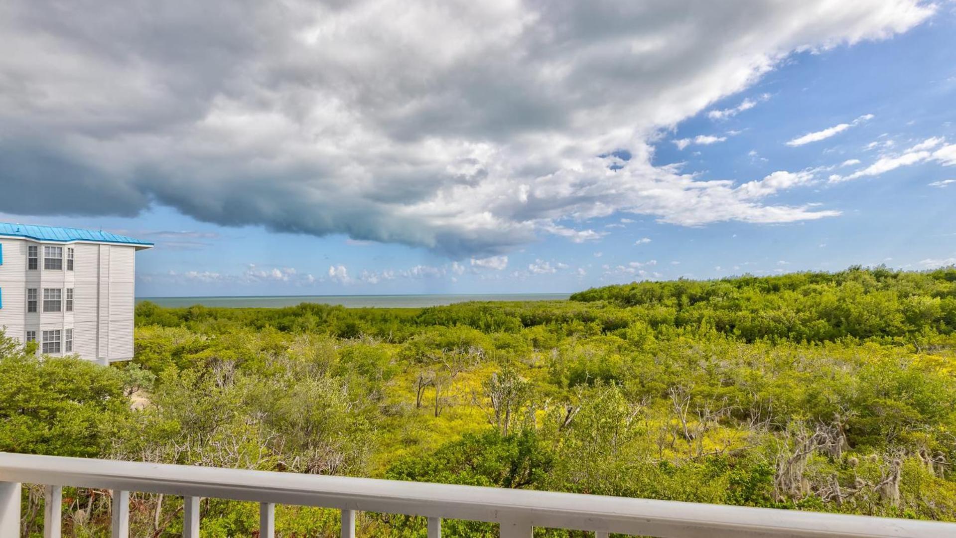 Modern And Coastal Ocean Pointe 2307 Holiday home
