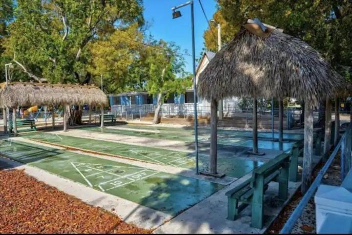 Campsite Rv By The Sea - Glamping In The Keys - Sleeps 6 *