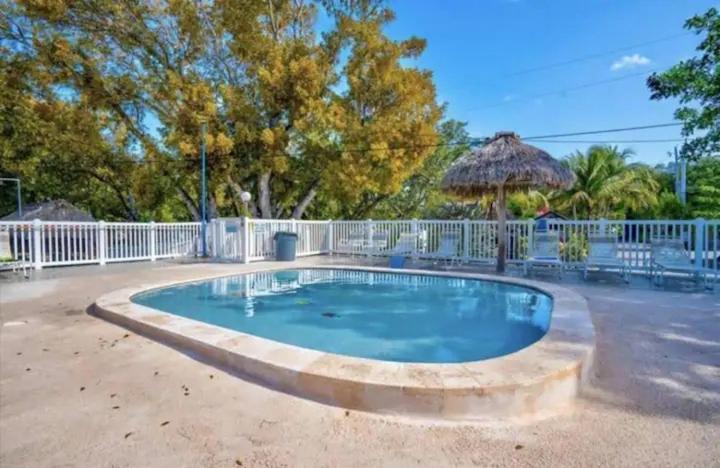 Rv By The Sea - Glamping In The Keys - Sleeps 6 * Key Largo