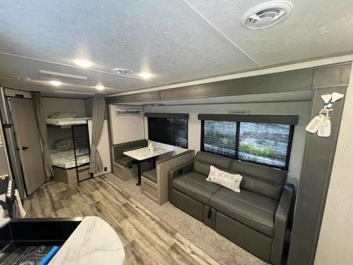 Rv By The Sea - Glamping In The Keys - Sleeps 6 Campsite Key Largo