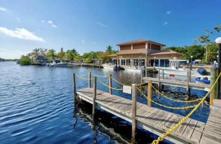 Rv By The Sea - Glamping In The Keys - Sleeps 6 Key Largo