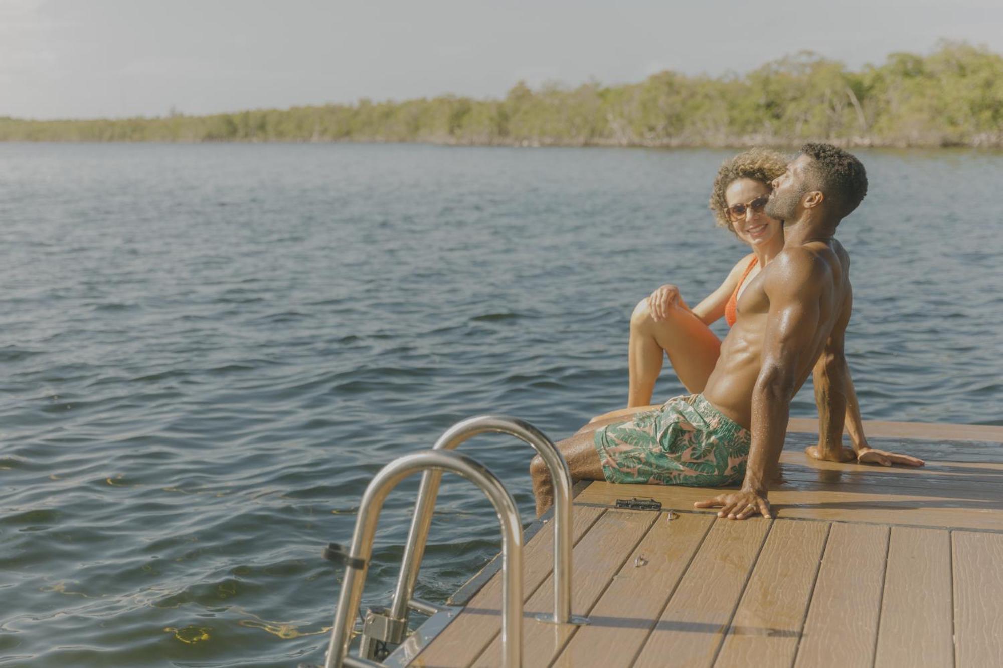 Botel Floating Oasis - Luxury Private With Modern Amenities Key Largo