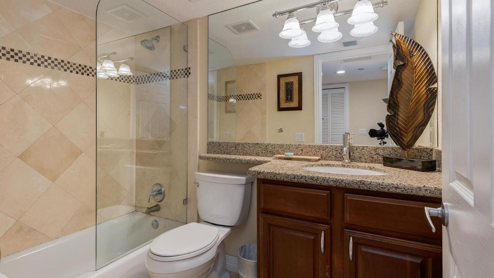 Apartment 608 Mariners Club