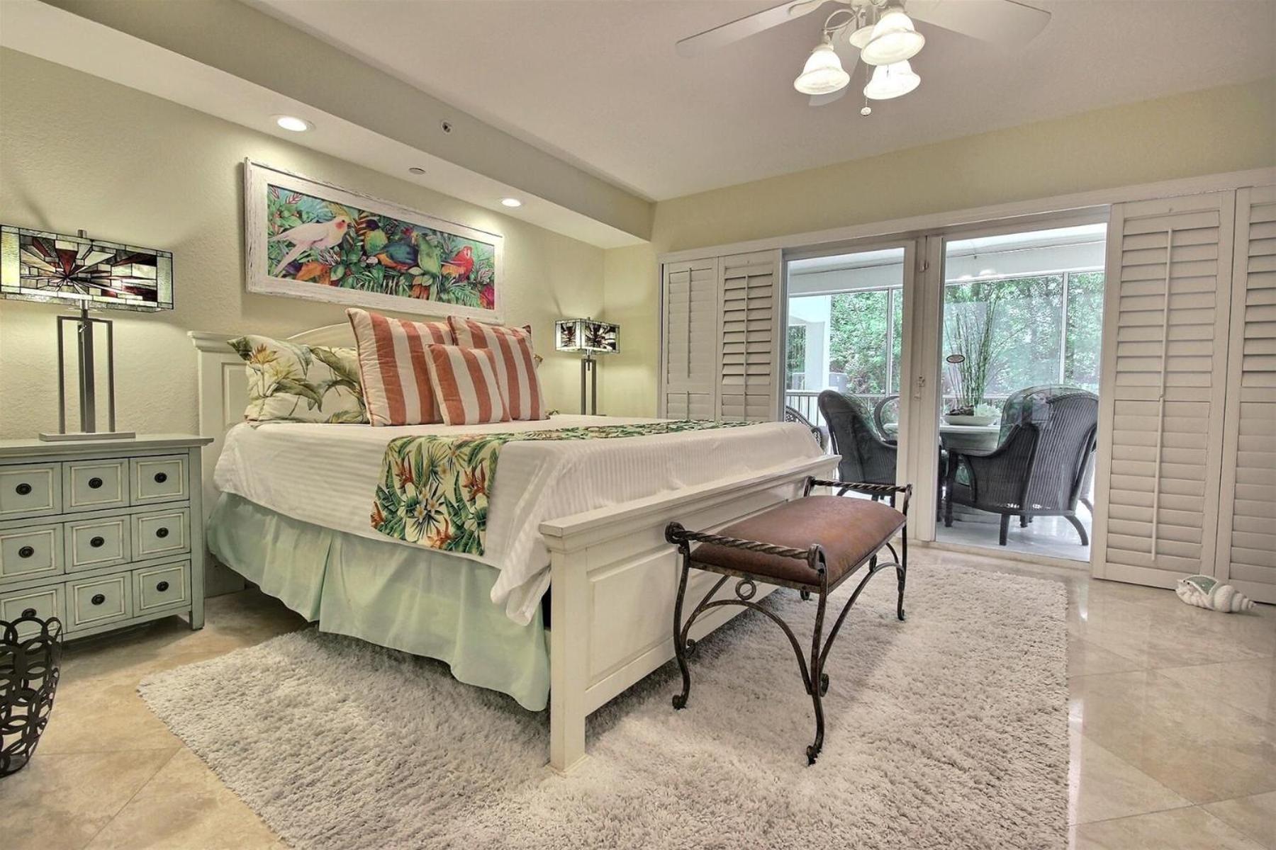 608 Mariners Club Apartment