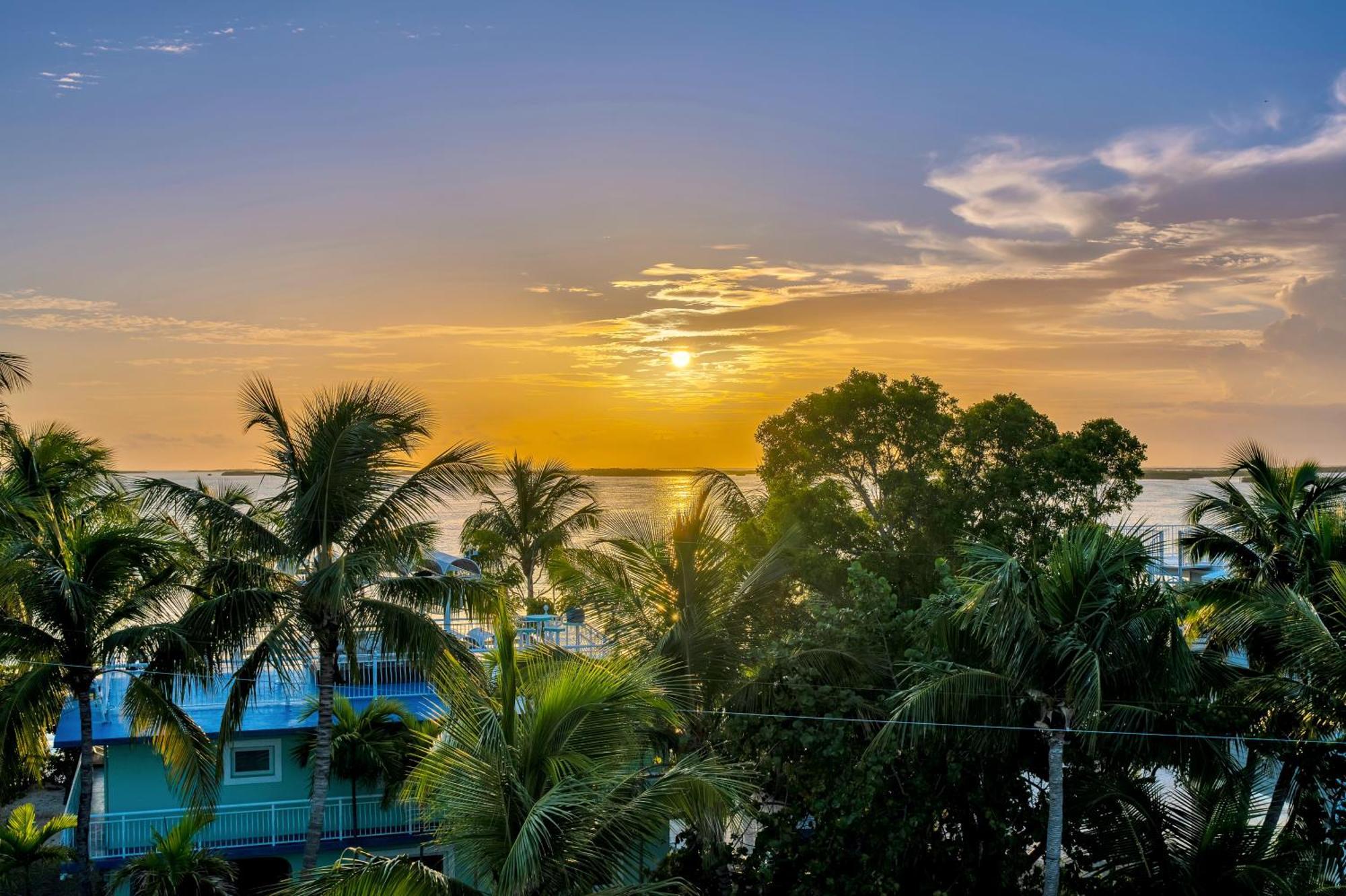 Keys Casa - Elegant Waterfront Retreat, Sleeps 16, Elevator, Private Dock, Putt-putt Holiday home Key Largo