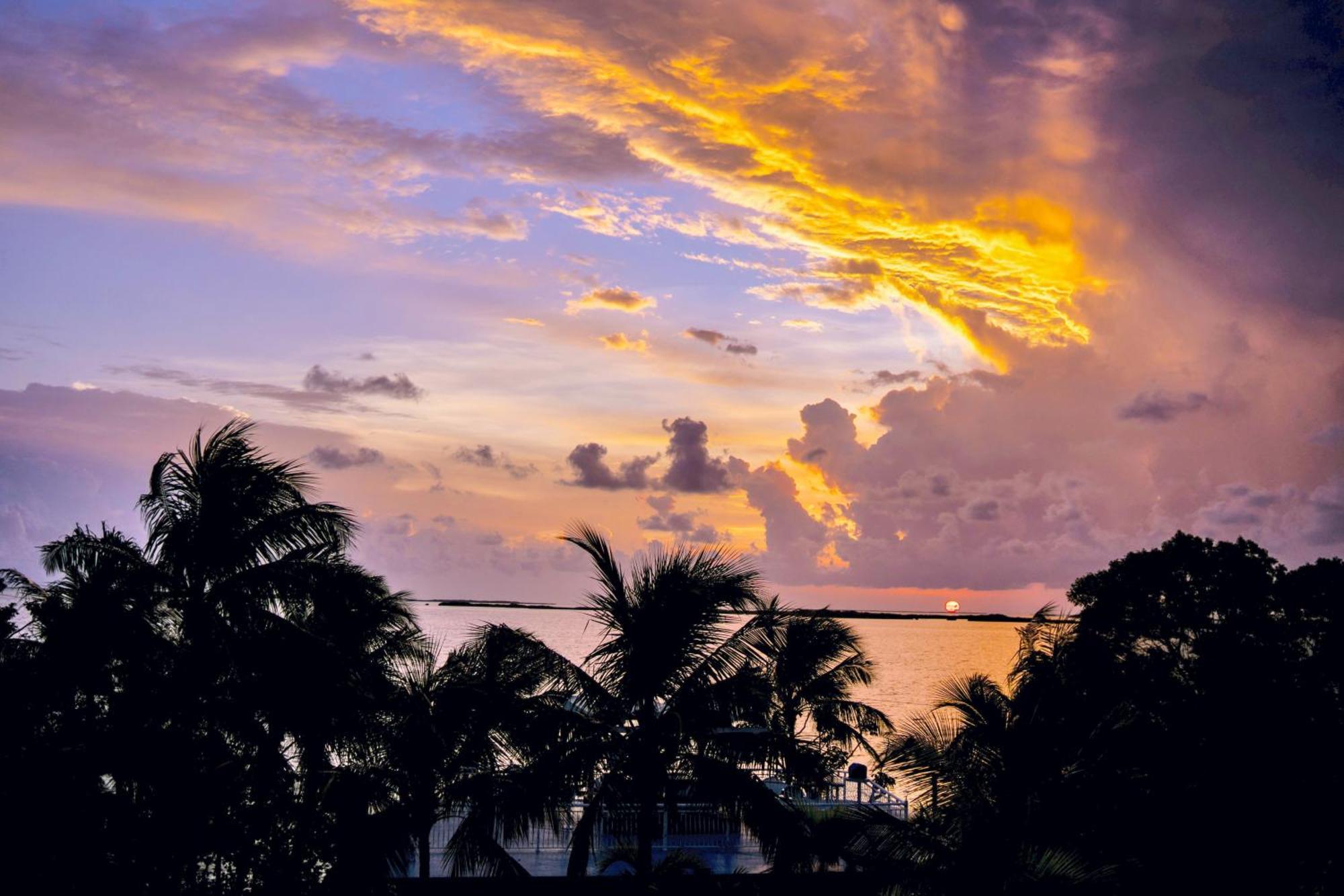 Keys Casa - Elegant Waterfront Retreat, Sleeps 16, Elevator, Private Dock, Putt-putt Key Largo